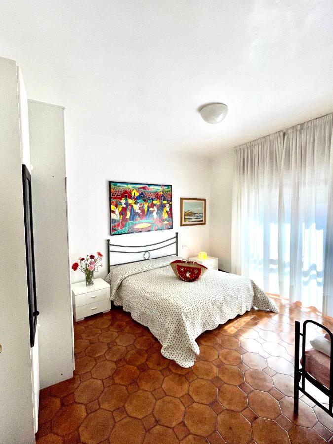 Piazza Italia Charming Sea Apartments Кьоджа Экстерьер фото