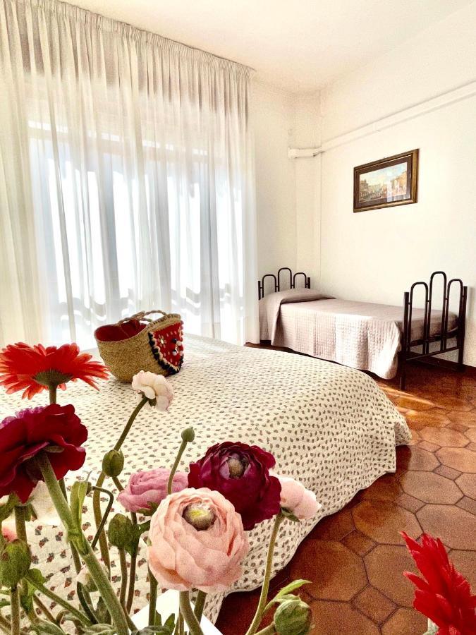 Piazza Italia Charming Sea Apartments Кьоджа Экстерьер фото