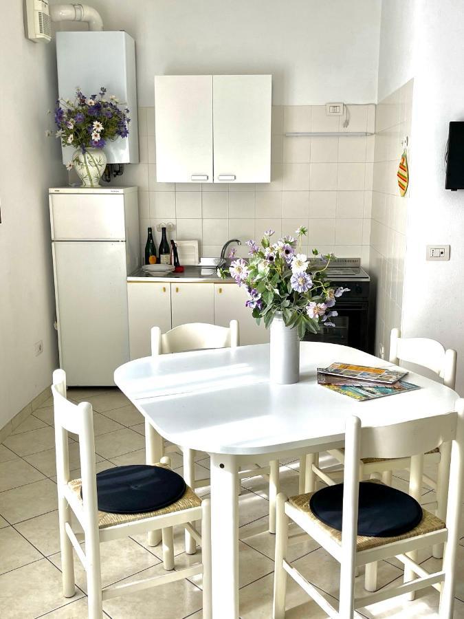Piazza Italia Charming Sea Apartments Кьоджа Экстерьер фото