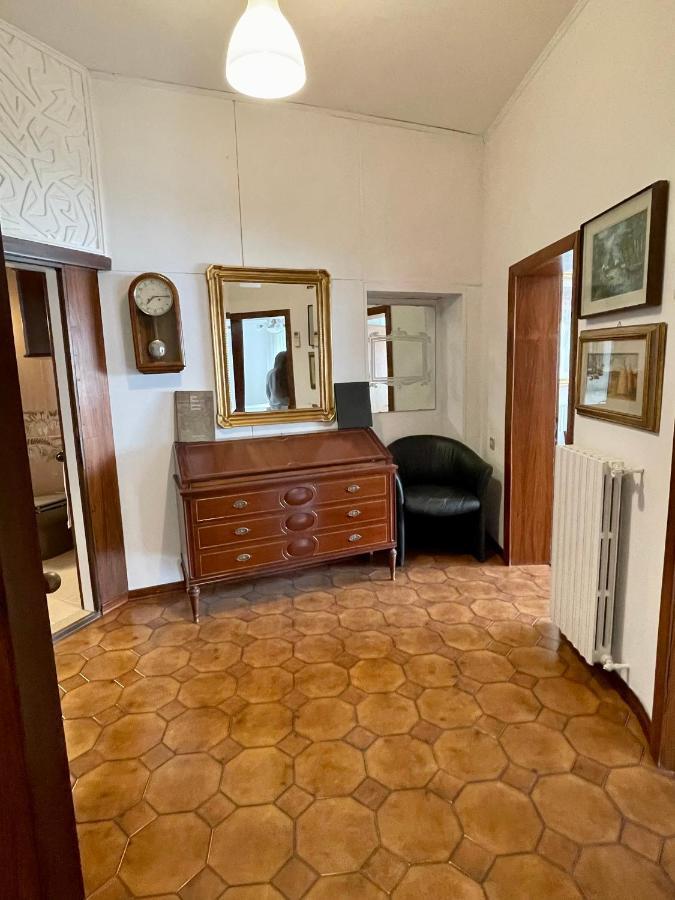 Piazza Italia Charming Sea Apartments Кьоджа Экстерьер фото