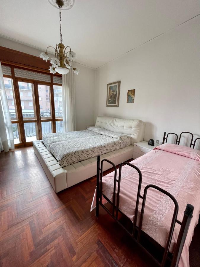 Piazza Italia Charming Sea Apartments Кьоджа Экстерьер фото