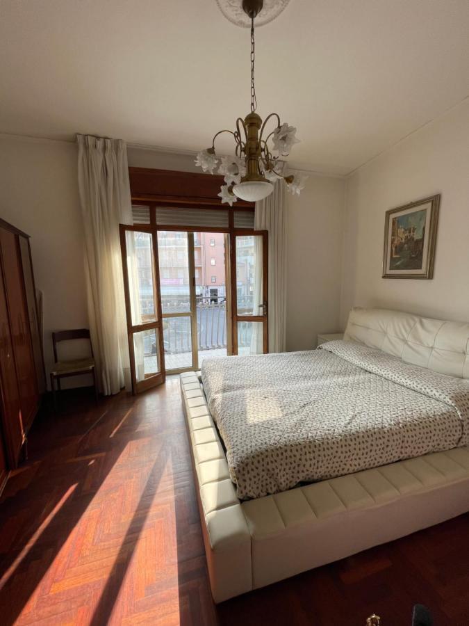 Piazza Italia Charming Sea Apartments Кьоджа Экстерьер фото